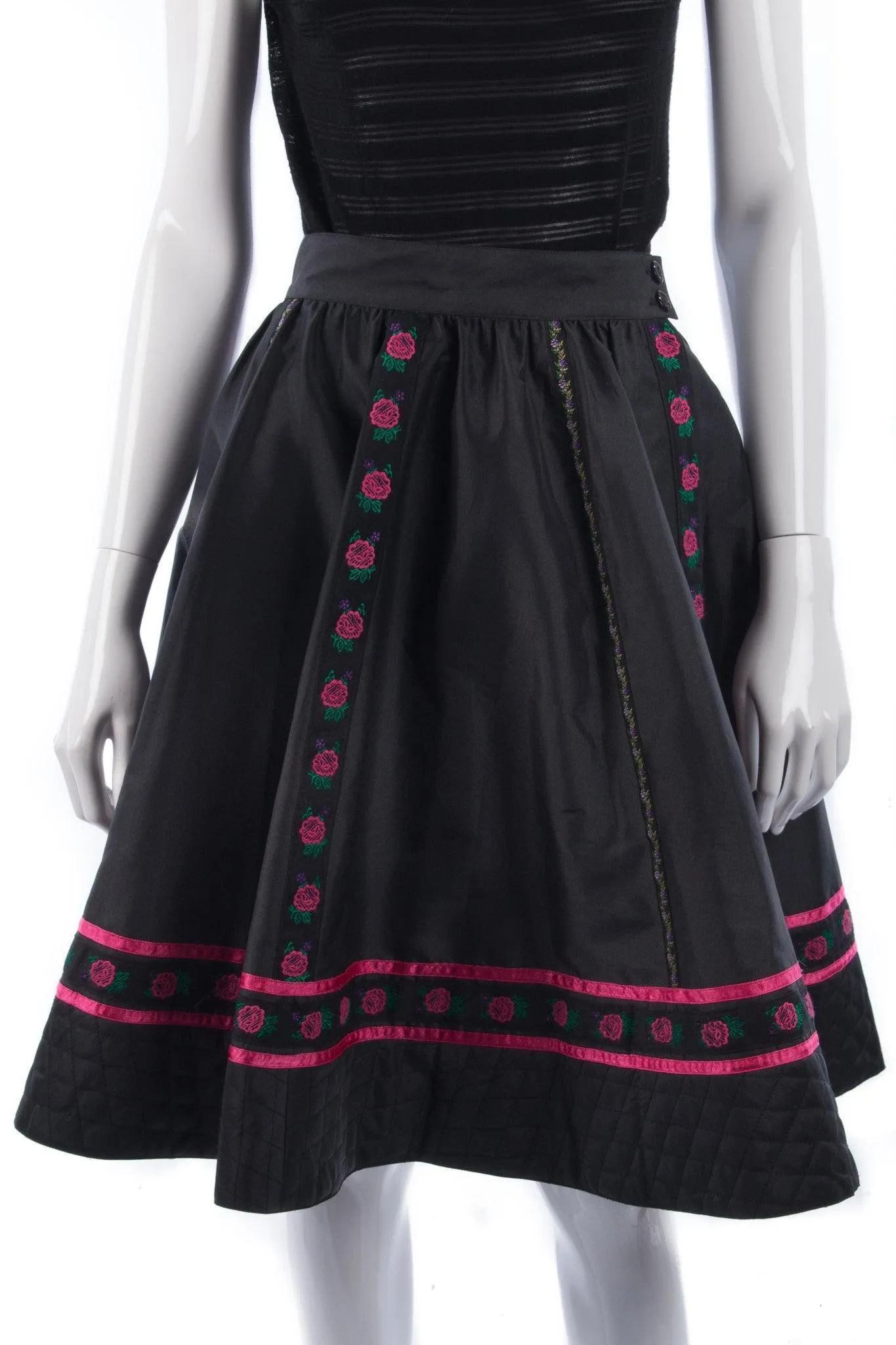 Mondi Skirt with Embroidery and Quilting.  Black Size 36 (UK8/10)