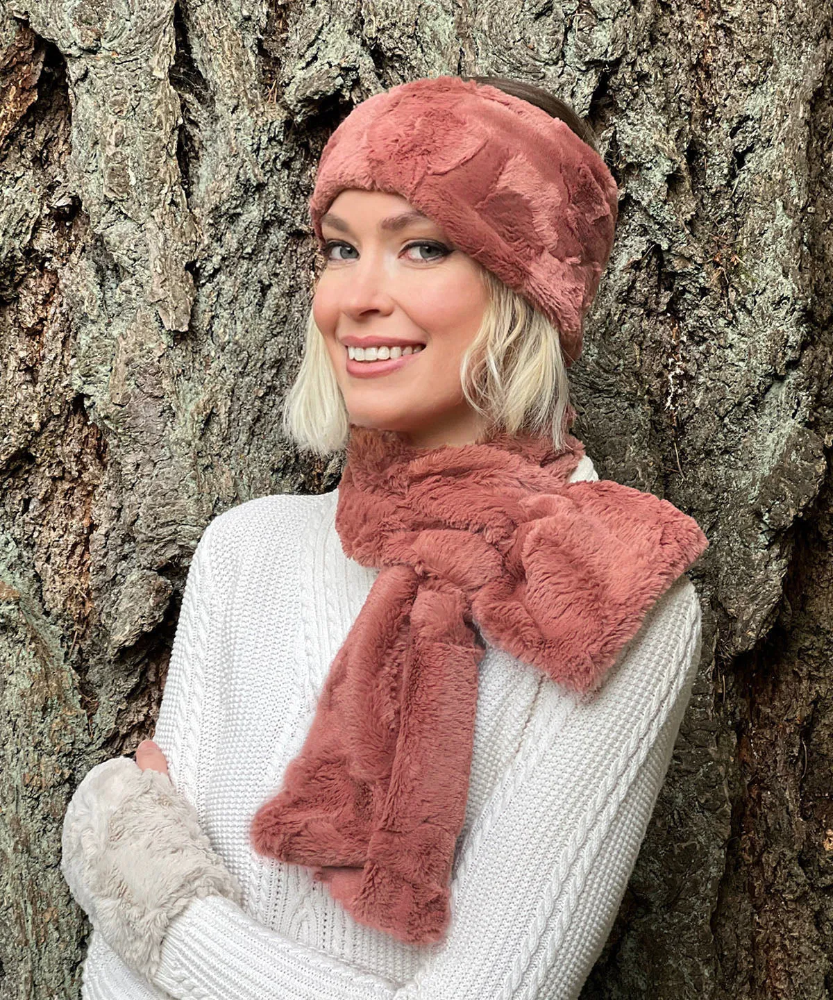 Pull-Thru Scarf - Cuddly Faux Fur in Solid Colors