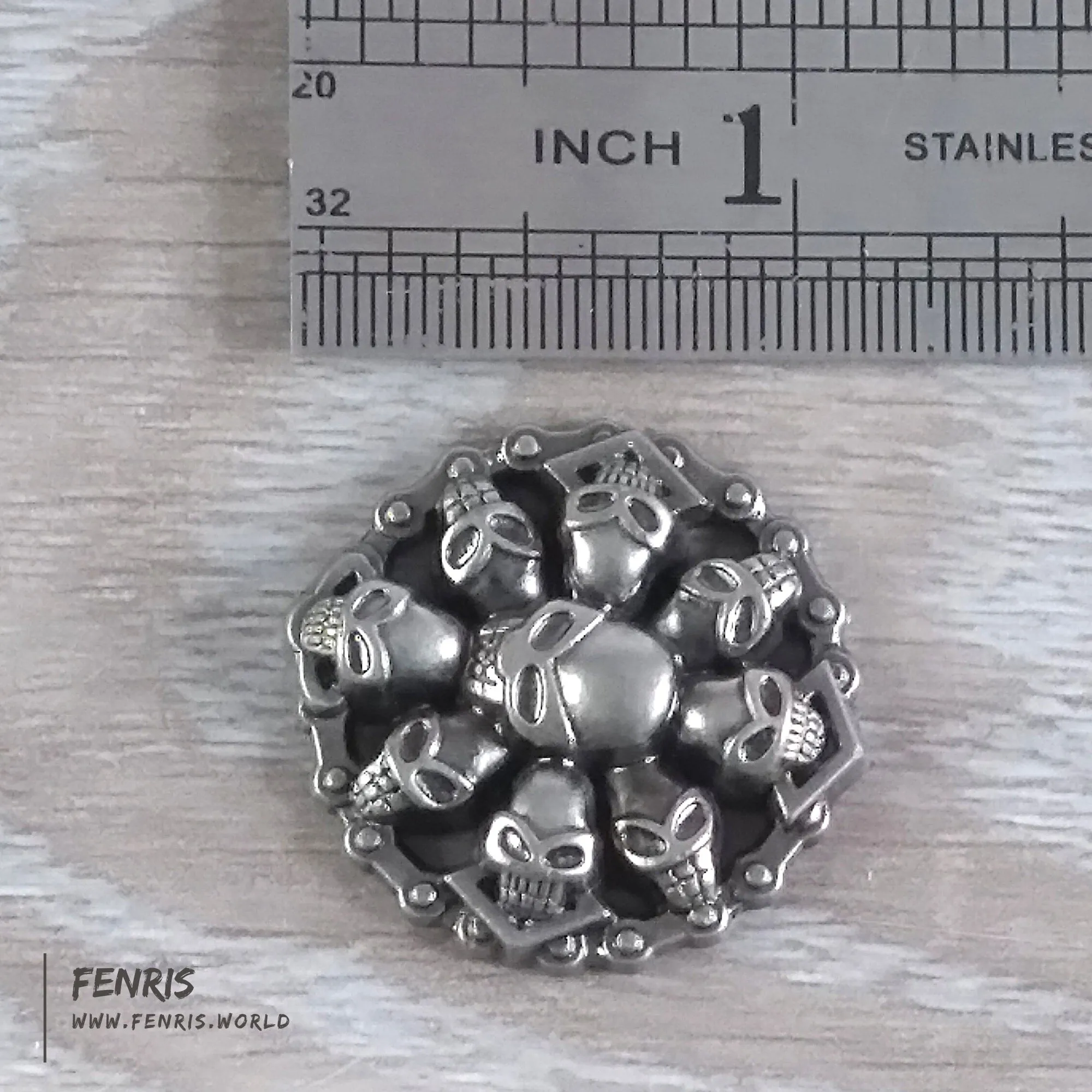 Round Rivets Studs Silver Skull Large