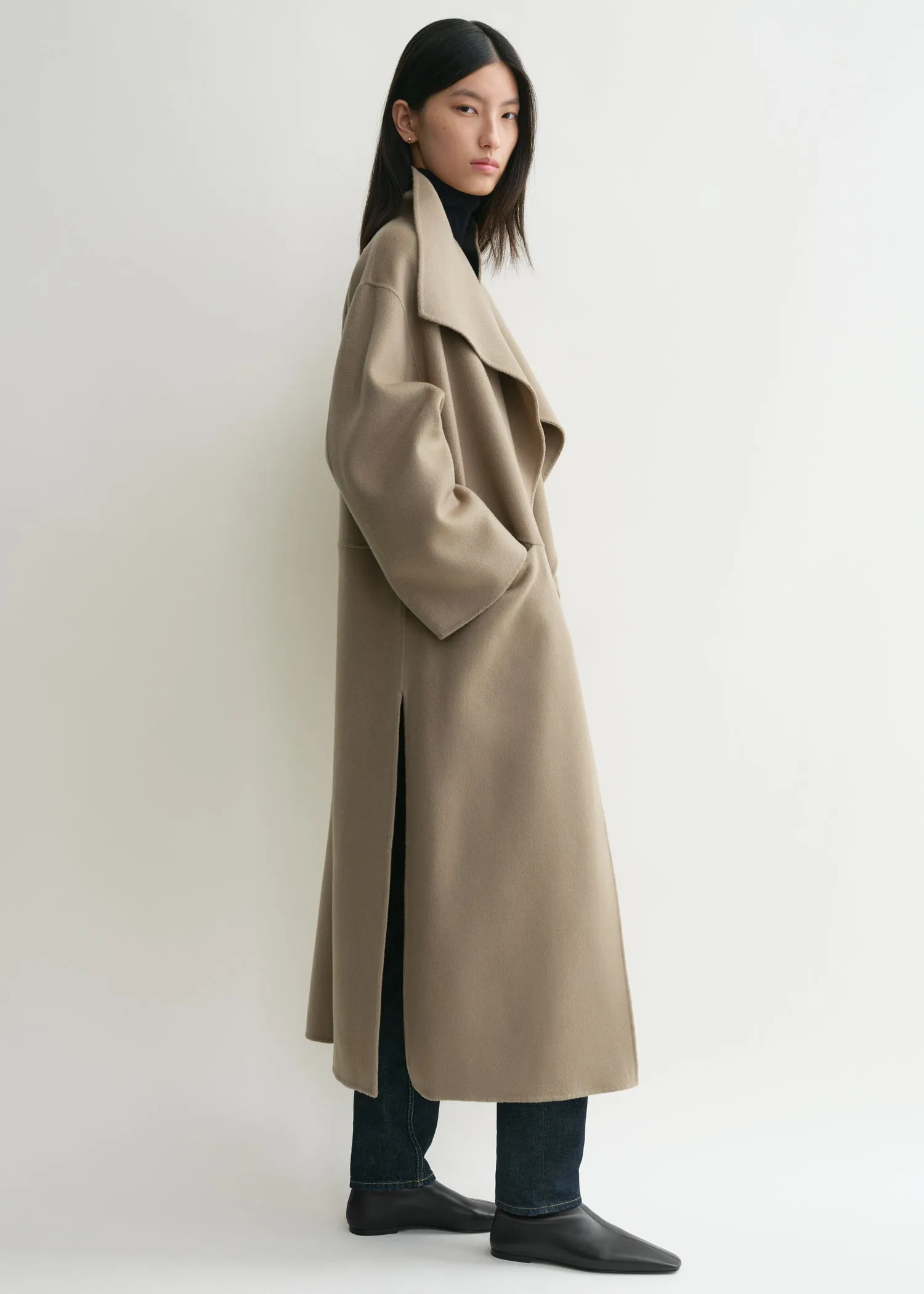 Signature wool cashmere coat truffle