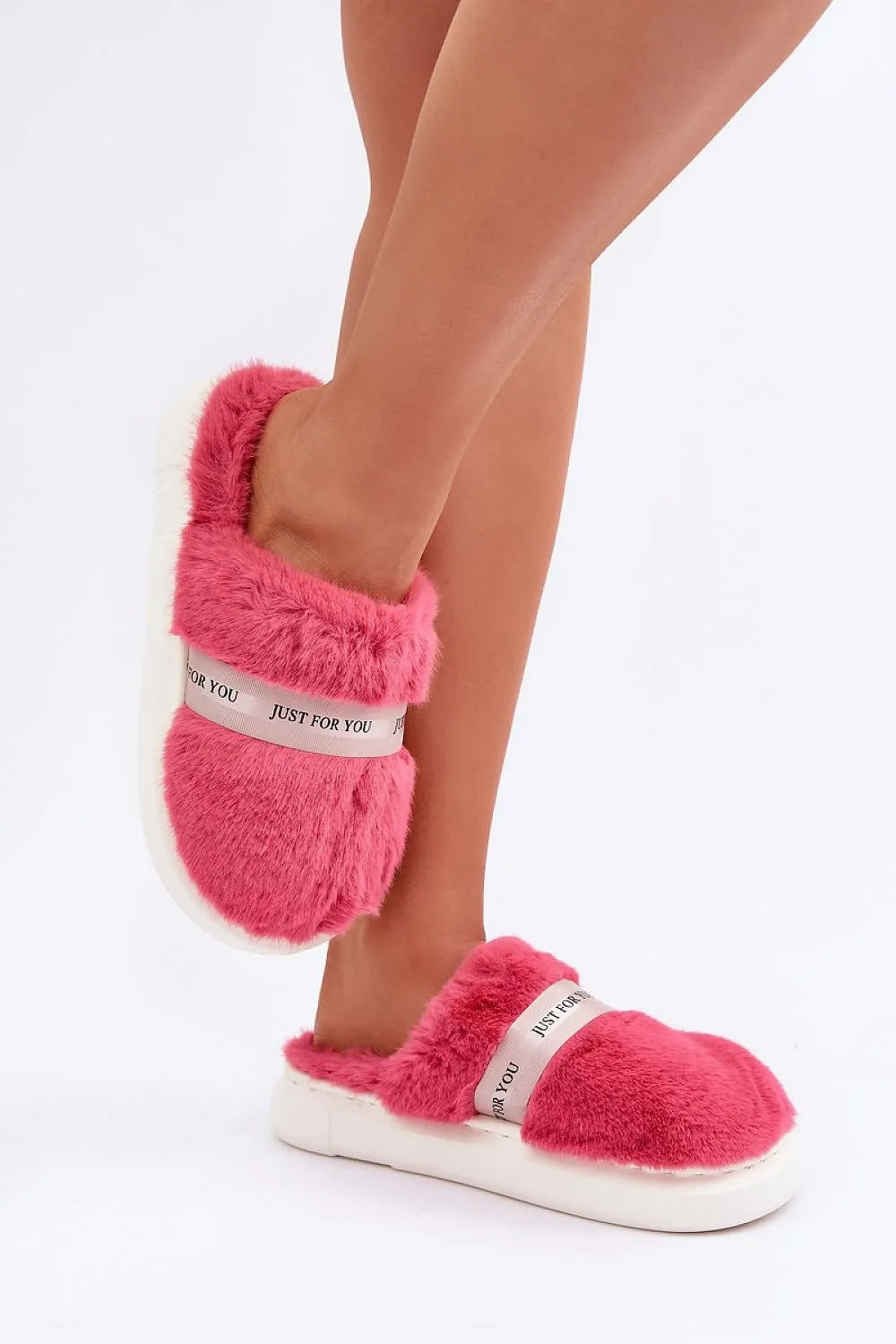 Slippers model 204935 Step in style