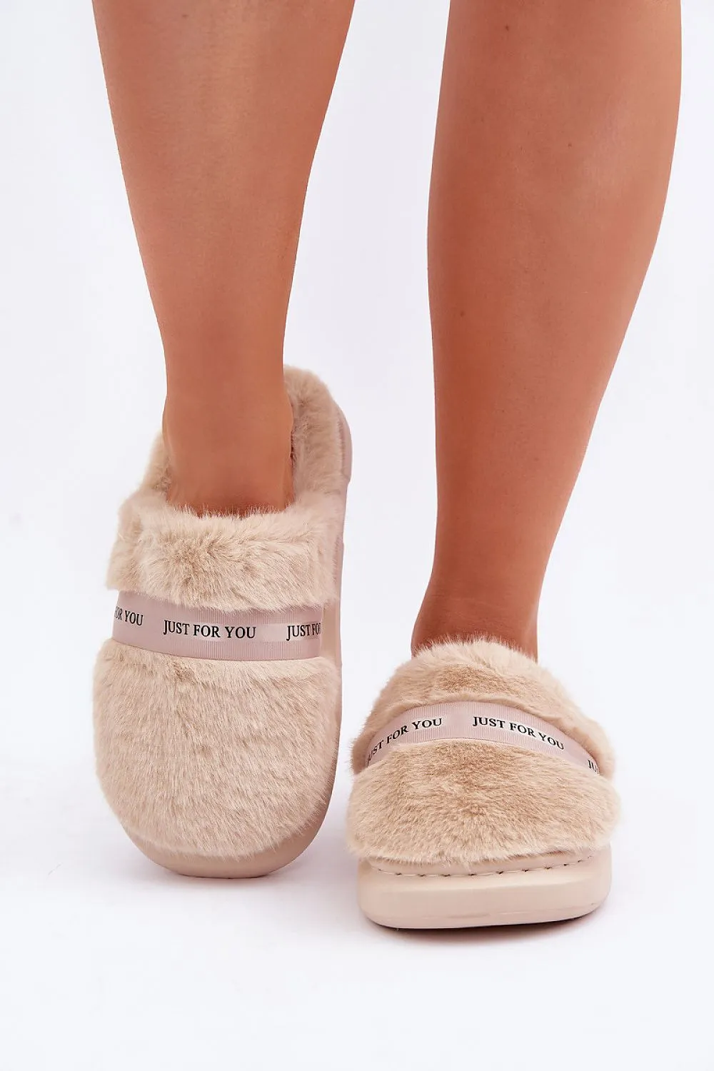 Slippers model 204935 Step in style