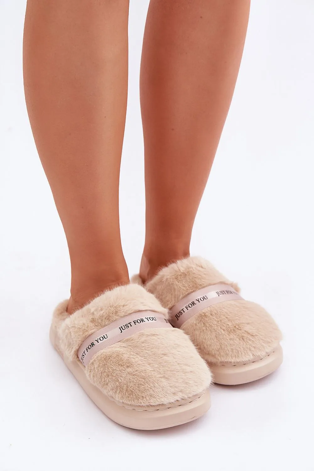 Slippers model 204935 Step in style