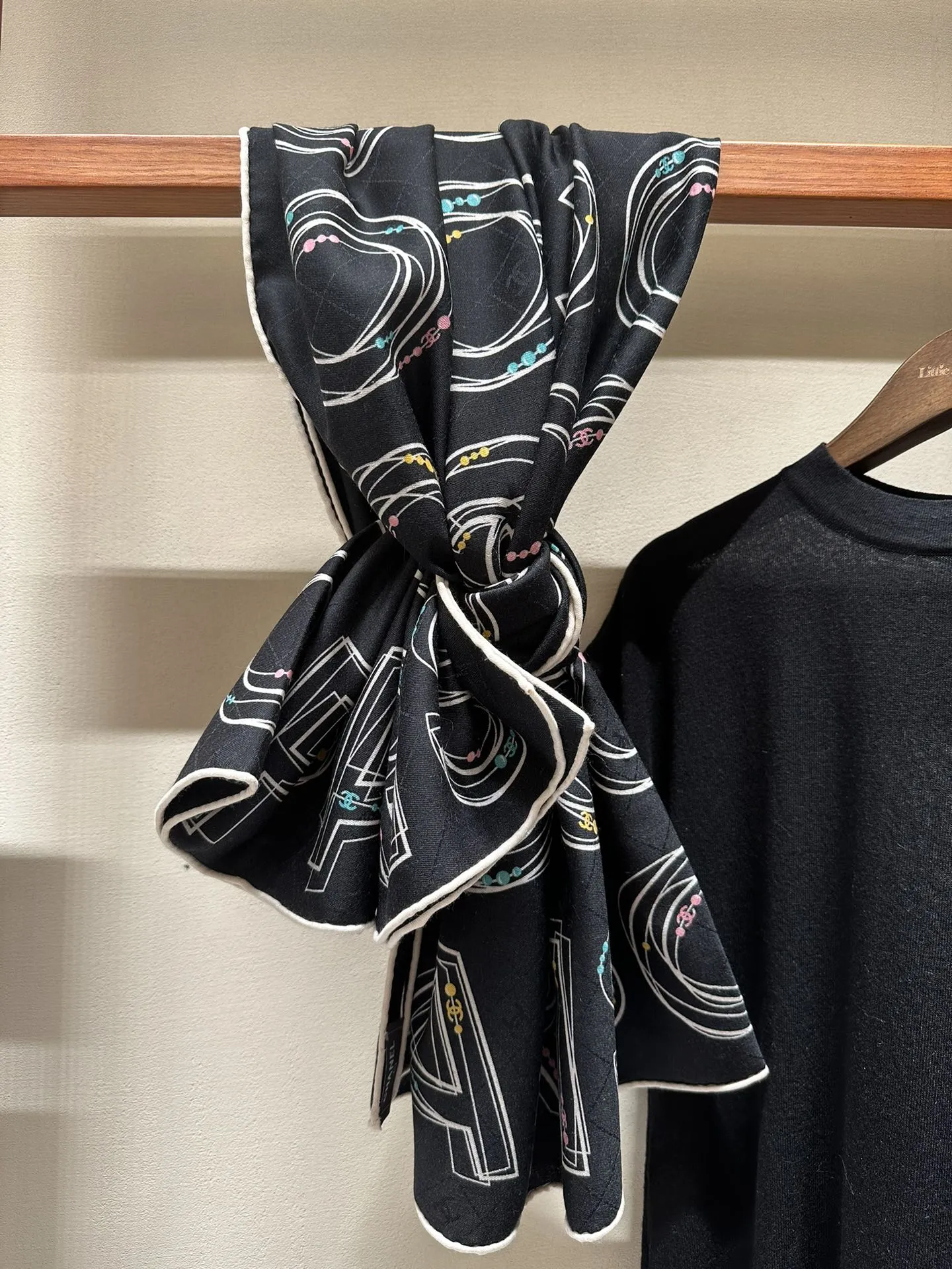 SQUARE SCARF 140 CM IN BLACK MONOGRAM SILK 403990