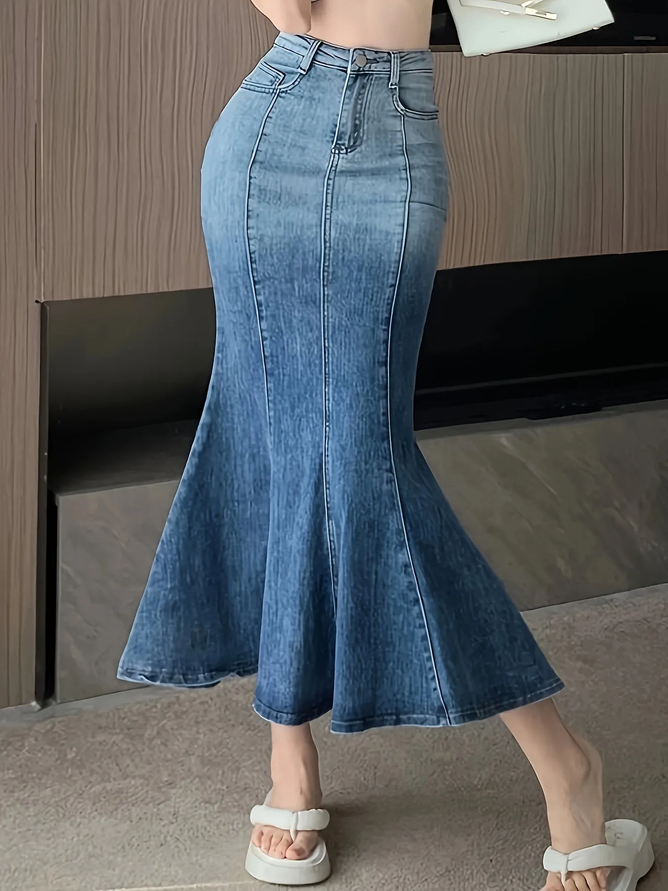 Womens High-Waisted Ombre Washed Denim Skirt - Fashionable Mermaid Cut, Trumpet Midi Style, Casual Versatile Streetwear with Comfortable Fit - Ideal for Daily Wear, Outdoor Activities, and Special Occasions